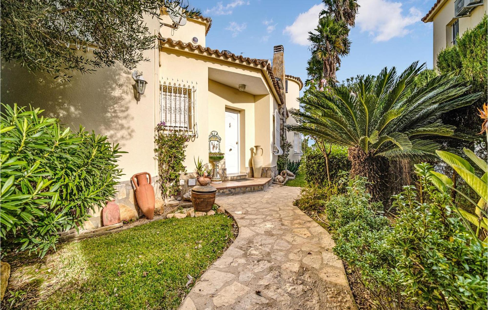 Beautiful Home In Oliva With Kitchen Exterior foto